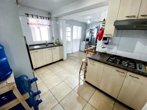 Encantadora Casa Con Piscina (73545)
