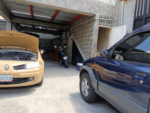 Se Alquila Edificio Comercial De 660 M2 En Santa Eduvigis