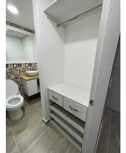 Vende Apartamento En Ríonegro 72 Metros Con Parqueadero U/cerrada Ch