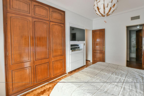 Departamento 3 Dormitorios En Venta Con Cochera - Vista Al Río - Categoría