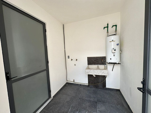 Casa De Lujo En Venta Entre El Refugio Y Zibatá, Oportunidad !!