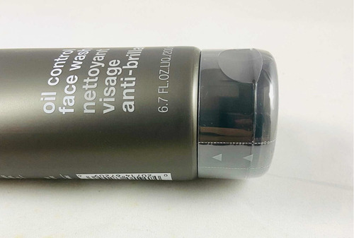 Lavagem facial Clinique para homens com controle de óleo Clinique Clinique para homens