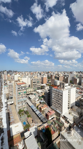 Oportununidad - Venta Amplio Departamento De 100m2 - 2 Dormitorios Mas Comodin Mas Cochera