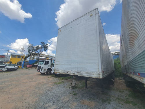 Imagem 3 de 14 de Carreta Baú