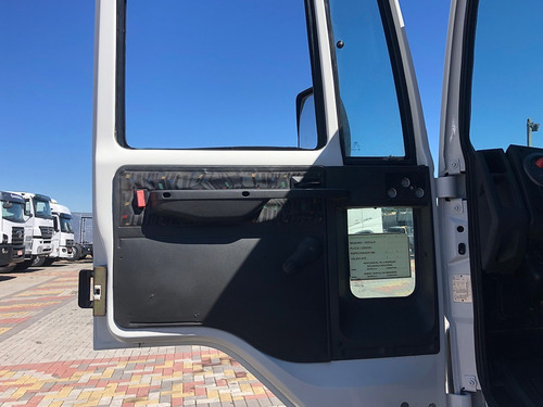 Imagem 5 de 13 de Ford Cargo 815 09/09 3\4 Carroceria E Cabine=8150,9150,8160