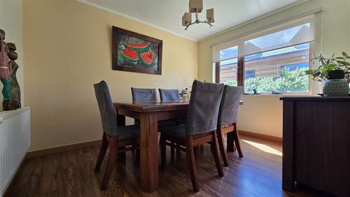 Casa En Venta De 5 Dorm. En Puerto Varas