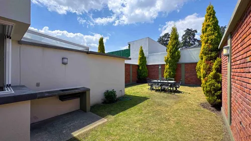 Casa En Venta En Calimaya, Con Excelente Mantenimiento.