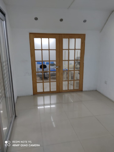 Venta / Edificio Preicfes Univalle / Autopista Sur
