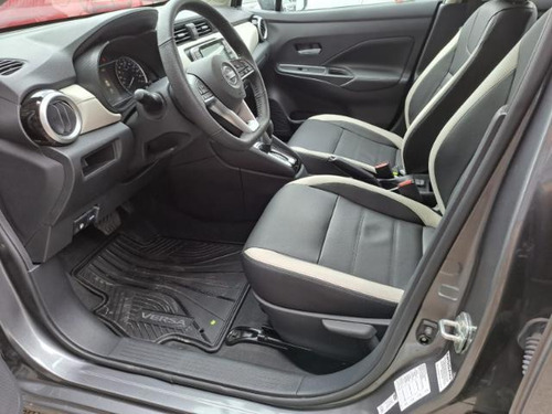 Imagen 5 de 13 de Nissan Versa Cvt Exclusive Cvt