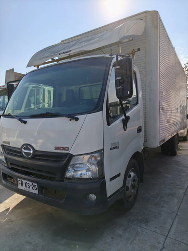 Hino Xzu Otra 2013