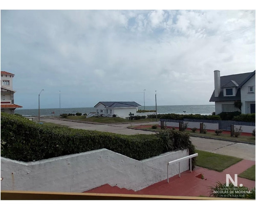 Departamento En Venta Con Parrillero En Zona Faro De Punta Del Este. O Con Vista Y Parrillero