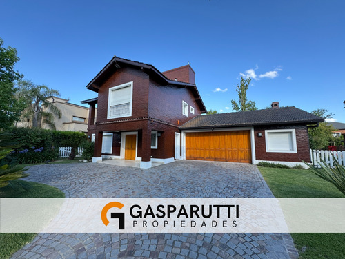 Casa En Venta Amoblada 5 Ambientes Con Pileta En Barrio Sept