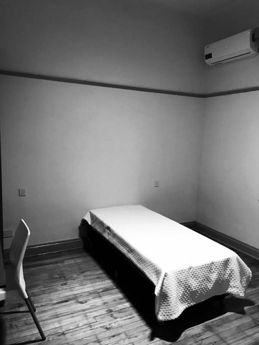 Imagen 7 de 10 de Venta. Oficina 3 Despachos Con Baño Privado. Peron Y Libertad. Permuta.