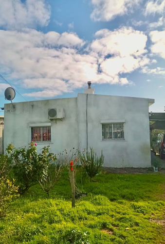 Casa En Venta, La Paz. Dos Dormitorios, 600m2