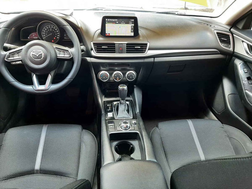Imagen 7 de 10 de Mazda Mazda 3 2018 5p Hatchback S L4/2.5 Aut
