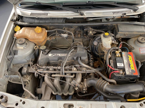 Imagem 5 de 10 de Ford Fiesta Gl 1.0