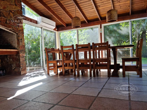 Casa 4 Dormitorios Con Piscina Sobre Ruta 10 ,interbalnearia Solanas.