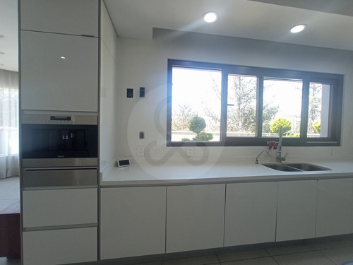Renta O Venta Casa 7 Habs. De Lujo En Fuente De Las Lomas En Interlomas