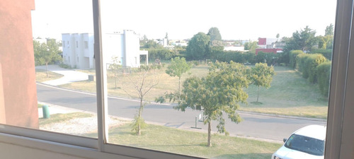 Casa En Venta - 3 Dormitorios 2 Baños - 900mts2 - Nordelta