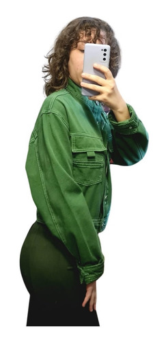 Imagem 6 de 9 de Jaqueta Cropped Em Sarja Com Bolsos E Gola Padre Zinco