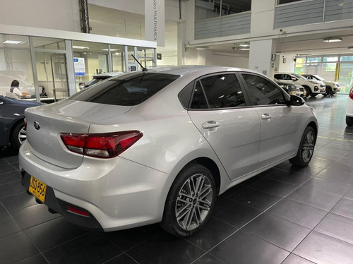 Kia Rio Zenith Automatica 4x2 Gasolina