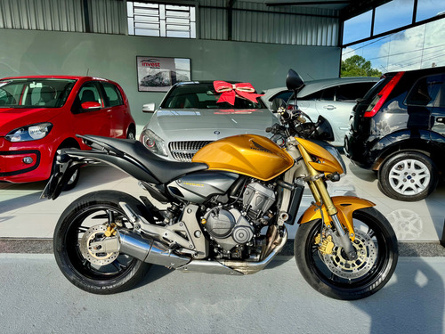 Hornet 600