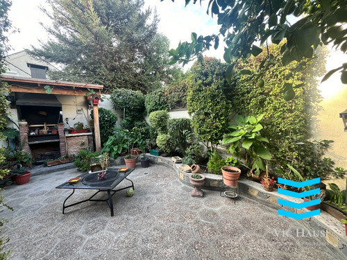 Se Vende Preciosa Casa Frente A Plaza Y Caseta De Guardia!