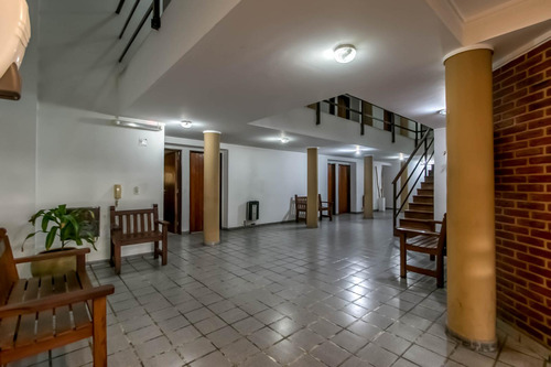 Oficina Impecable En Primer Piso De Edificio , Ideal Consultorio
