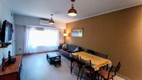 Casa De 3 Ambientes Reciclada A Nuevo En Ituzaingo - Excelente Ubicacion A 200 Metros De Acceso Oeste
