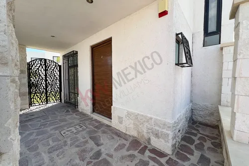Casa En Venta Con Terreno Excedente En Un Residencial Muy Tranquilo Y Seguro En La Zona Norte De ...