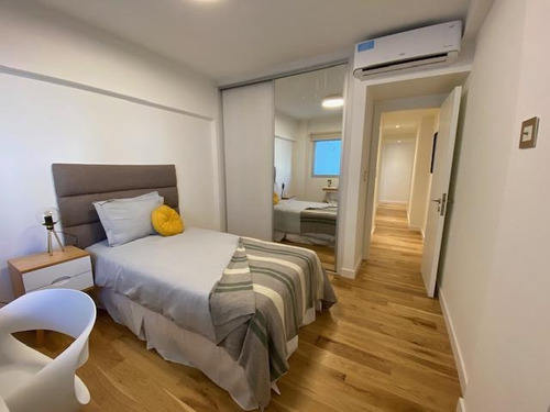 Piso Exclusivo Con Vista Franca Al Río Y 2 Cocheras