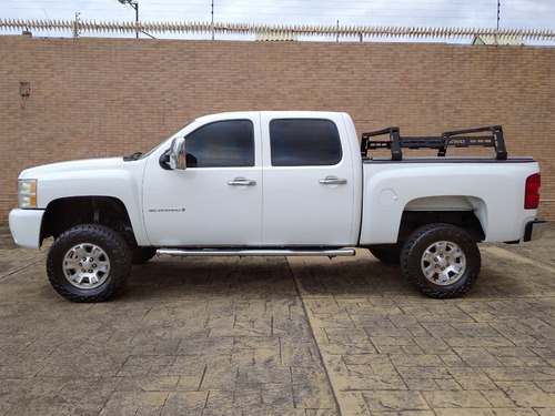 Imagen 3 de 17 de Chevrolet Silverado Ls 4x2 - Automatica