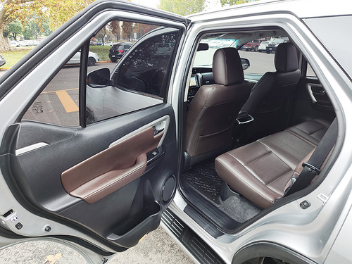 Imagen 15 de 20 de Toyota Sw4 2018 Srx 4x4 At 7 Asientos Hilux Abasto Motors