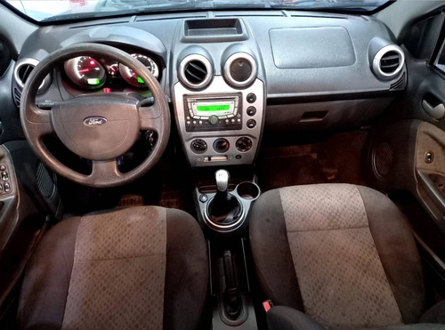 Imagem 5 de 6 de Ford Fiesta 1.6 Mpi Class Hatch 8v Flex 4p Manual