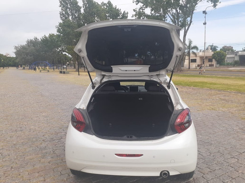 Peugeot 208 Allure 1.6 115