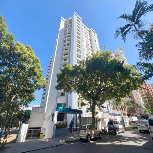 Apartamento En Valencia,la Trigaleña, Residencias Vahia Dorada. Ina-882 Tp