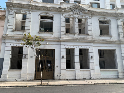 Edificio Patrimonial, A Pasos Del Metro Toesca.
