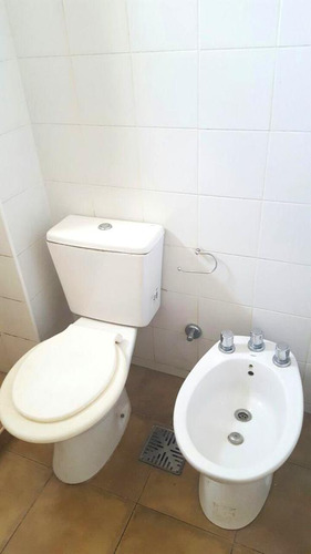 Venta Departamento Amplio Balcón Al Frente. 1 Piso Escalera Ideal Renta Alquilado Rosario