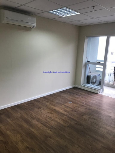 Imagem 4 de 14 de Conjunto Comercial, 40 M² 1 Sala, 1 Banheiro E 1 Vaga De Garagem. Sala Nova Com Sacada, Espaço Para Divisões, Piso Laminado, Copa E Com Ar Condicionad - 21050811 - 34739788
