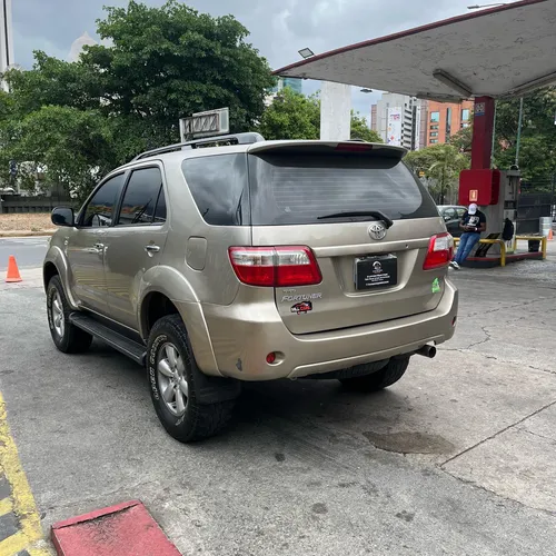 Toyota Fortuner 2012 4x4