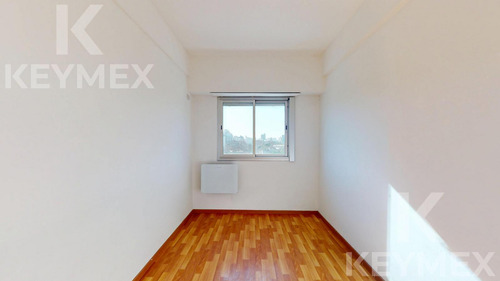 Departamento En Venta De 2 Dormitorios, La Plata