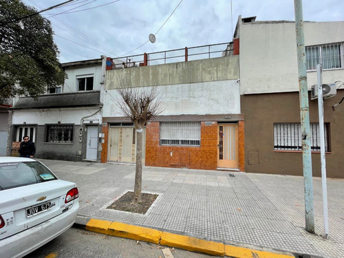 Elpidio Gonzalez 5300, Caba/ Casa 4 Amb Lote Propio / Patio Terraza Garage / 180m2 / U$s 200.000