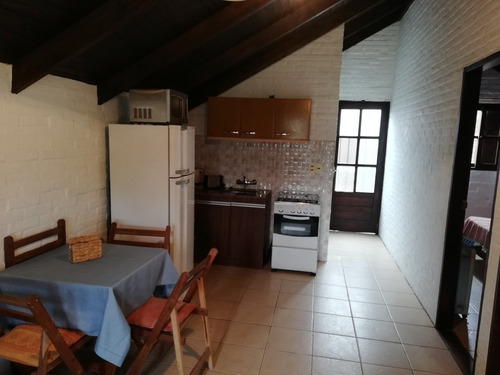 Imagen 5 de 13 de Alquilo Cabaña Para 6 Personas, Barrio Country.
