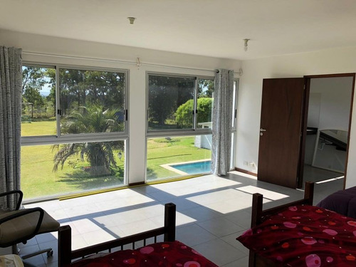 Chacra De 6 Suites, Piscina, Parrillero Y Hermosas Vistas !!