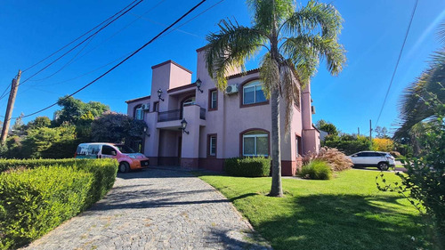 Hermosa Casa En Venta - El Carmencito