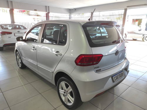 Imagem 4 de 9 de Volkswagen Fox 1.6 Msi Comfortline 8v Flex 4p Manual
