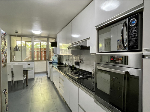 Depto De 5 Dorm, 4 Baños, Amplios Espacios En 220 Mt2 Utiles