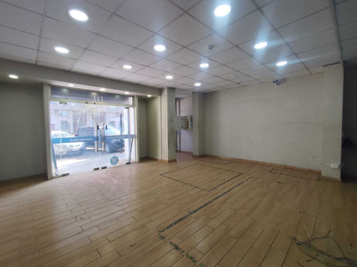 Local Comercial Amplio, 2 Entradas Disponible (108098)