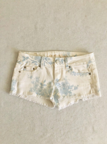 Shorts American Eagle Tela Stretch Blancos Con Flores Azules