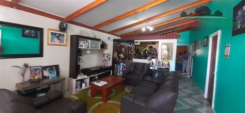 Imagen 8 de 20 de Casa En Venta De 4 Dorm. En Copiapó